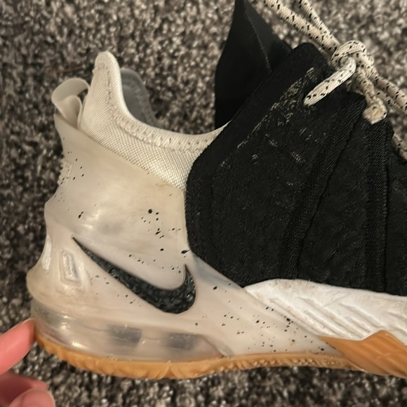 Boys Nike 5.5 Y Sneakers - Picture 2 of 6